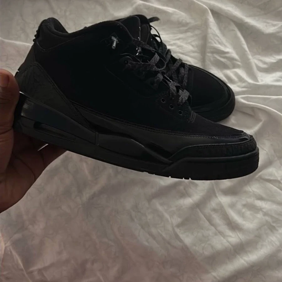 Jordans Black Cat Retro 3 - New Men | Color: Black | Size: 9.5