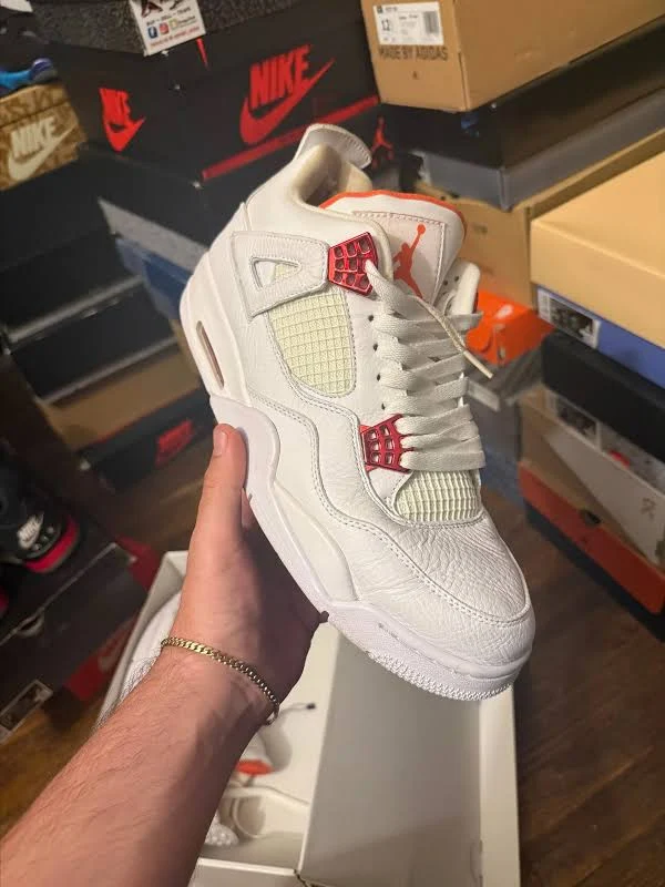 Jordan 4 orange metallic sz 121