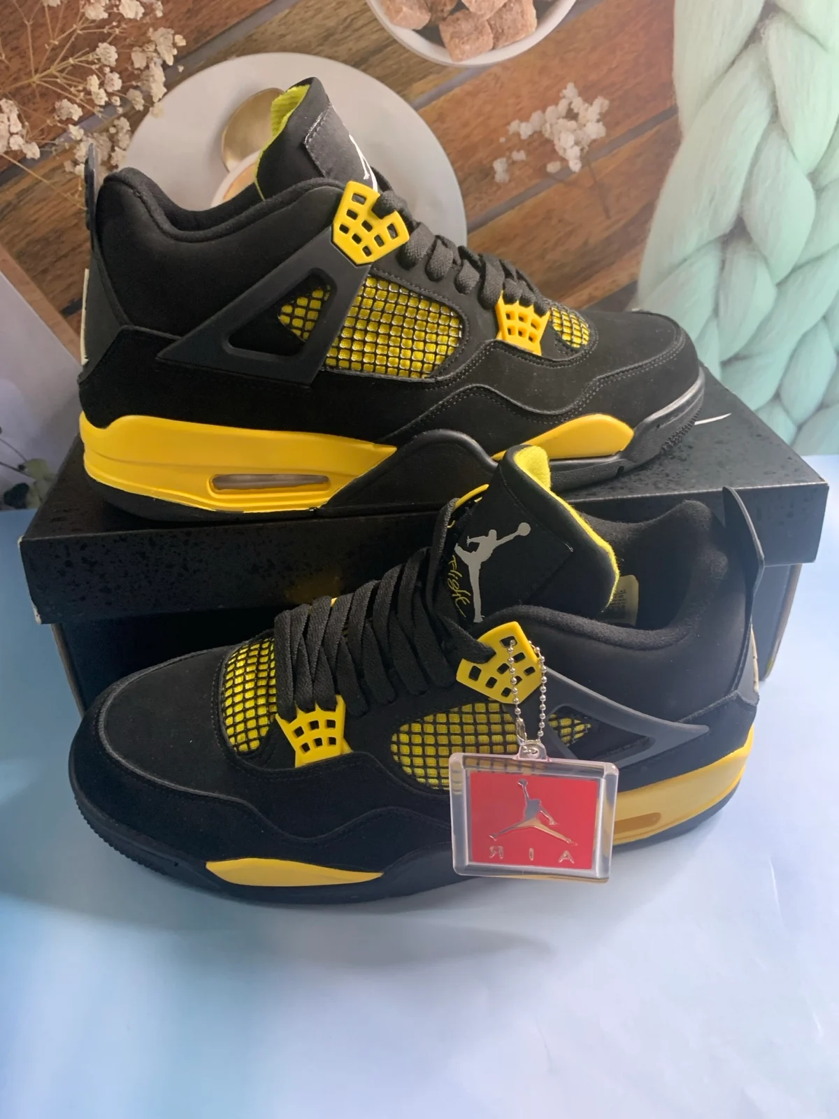 Jordan 4 Yellow Thunder men size 10