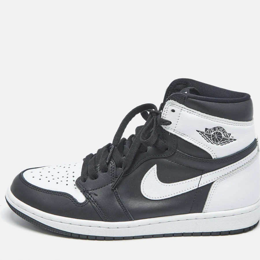 Air Jordans Black Leather Jordan 1 Retro High Og Black White Sneakers