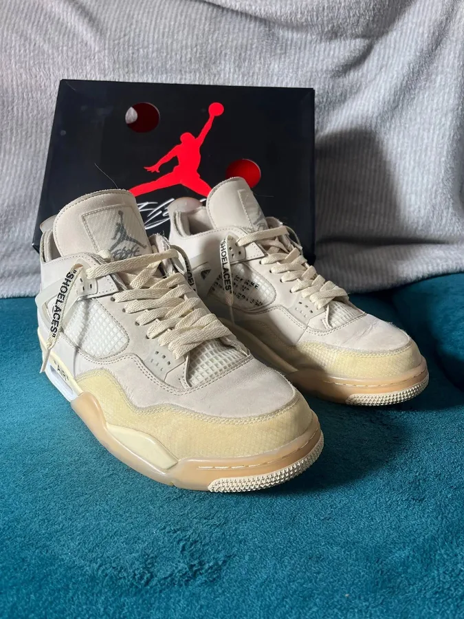 Nike Air Jordan 4 Off-White Sneakers1