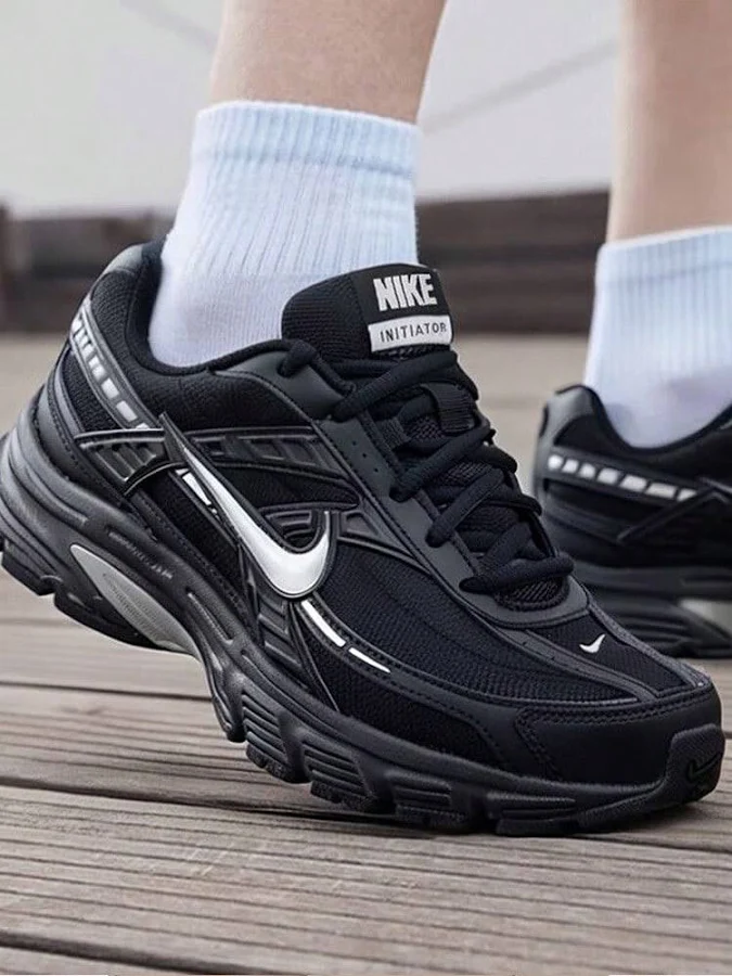 Nike Men's Initiator Slip-Resistant Low-Top Running Shoes