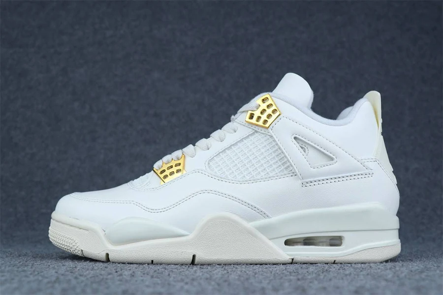 Wmns Air Jordan 4 Retro 'Metallic Gold', (W) EUR 38 • US 7 • UK 4.5
