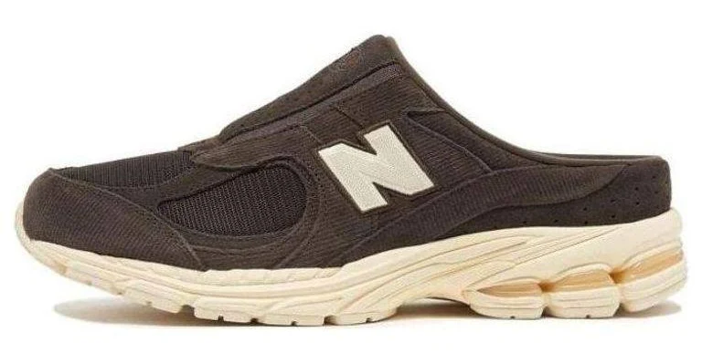 New Balance Men's 2002R Mule - Brown - Sneakers