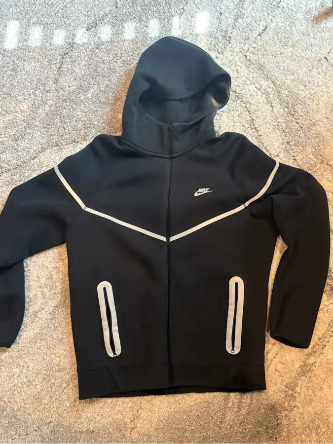 Nike Men's Medium Black/White Reflective Hoodie - Size M