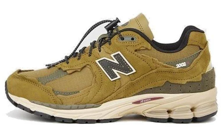 New Balance Men's 2002R 'Protection Pack - Brown - Low-top sneakers - 4
