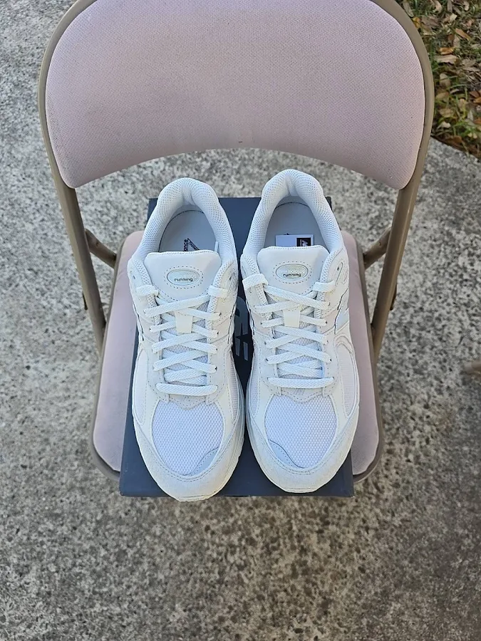 Balance 2002r Size 10.5 White/grey