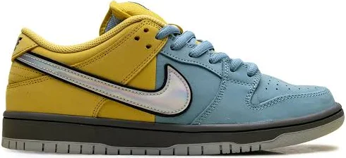 Nike SB Dunk Low sneakers