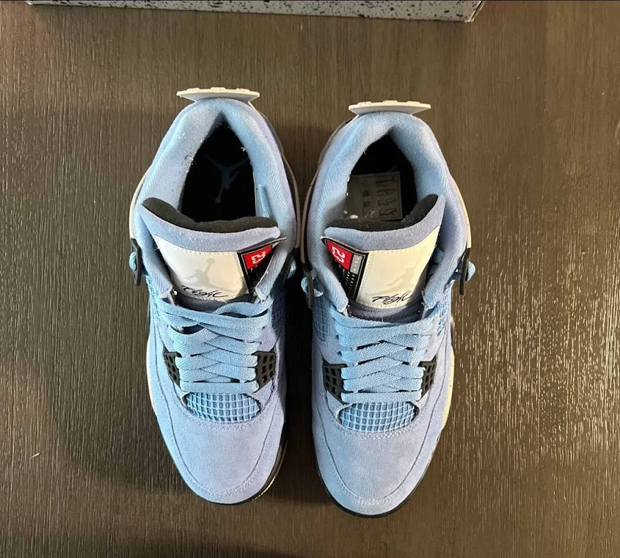 Air Jordan 4 University Blue 2021