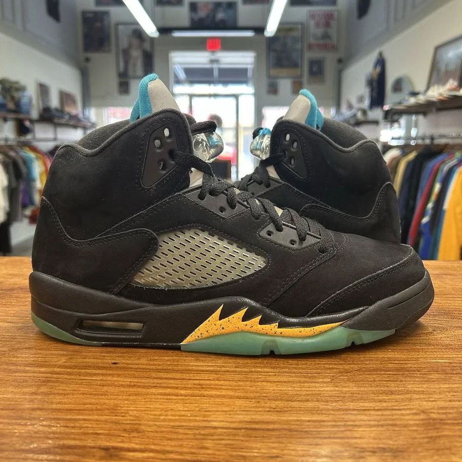 Size 10 - Jordan 5 Retro Aqua