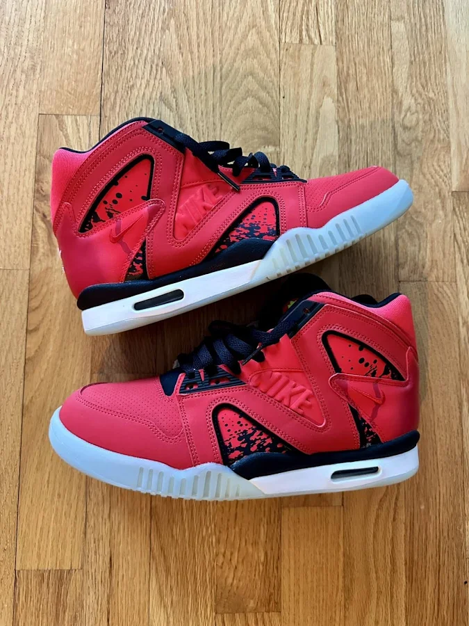 Nike Air Tech Challenge Hybrid