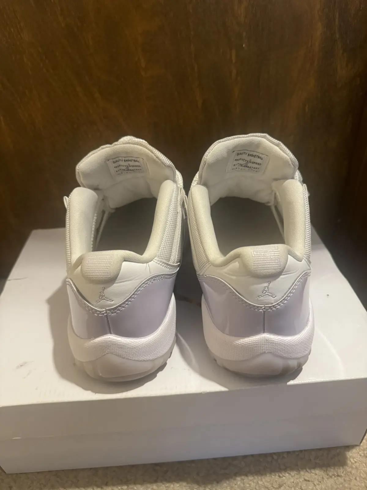 jordan 11 retro low violet size 9.5 women’s