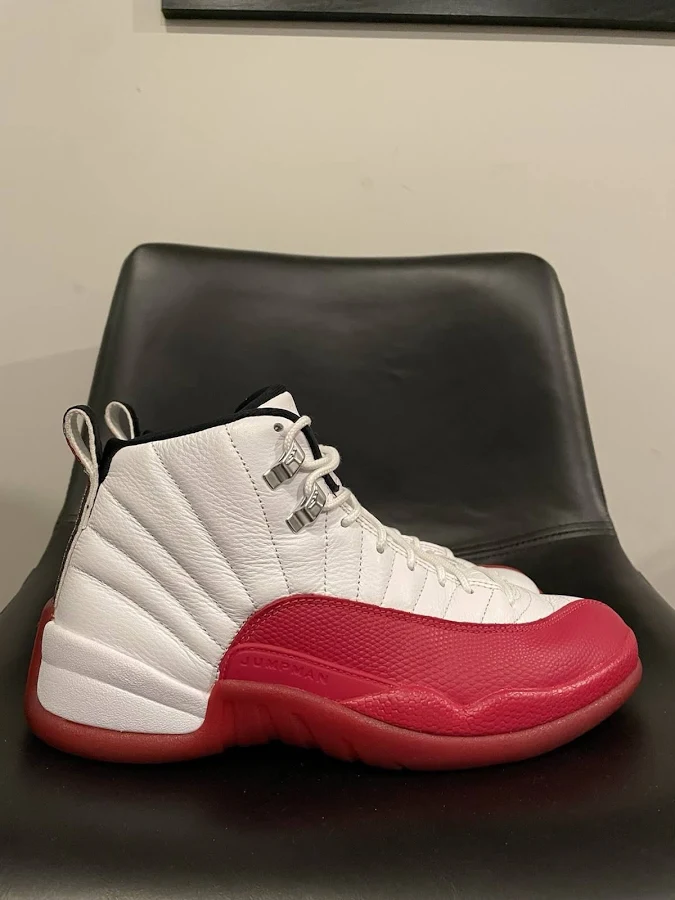 Air Jordan 12 Cherry