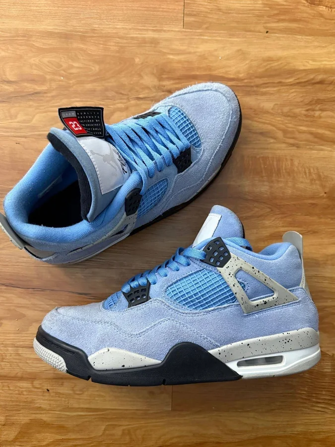 Jordan 4 Retro University Blue Size 8.5M