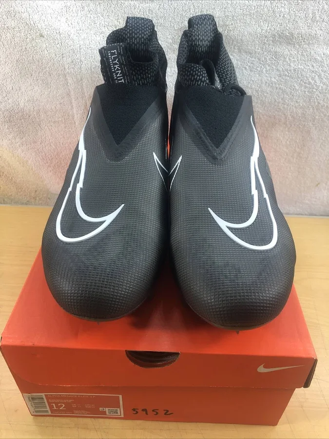 Nike Men's Alpha Menace Elite 3 P Mid Football Cleats