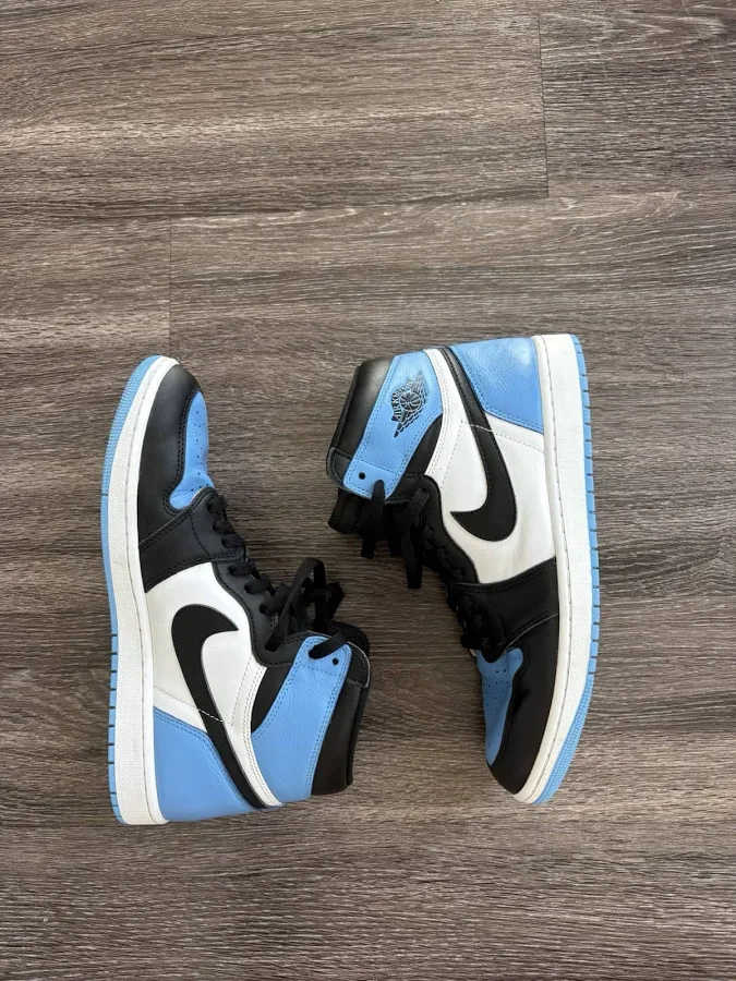 Men’s 11 Nike Air Jordan 1 Retro High Og “unc Toe”