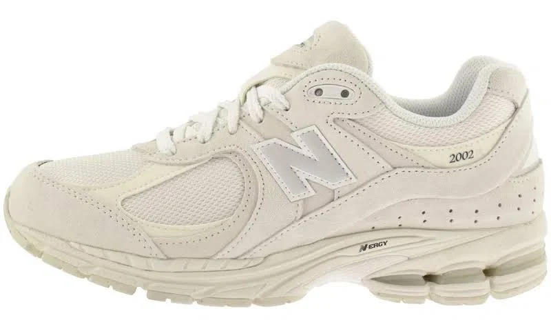2002r Trainers Sea Salt Cream In White