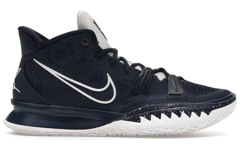Nike Kyrie 7 Team Basketball Shoes