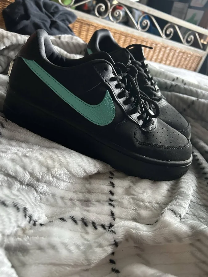 Tiffany And Co Nike Air Force 1 Size 8 Black And Tiffany Blue No Box