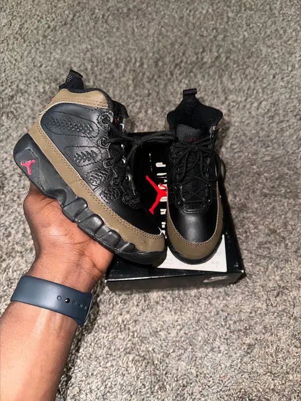 Retro Jordan 9 "Olive" (1999) Size 10C1