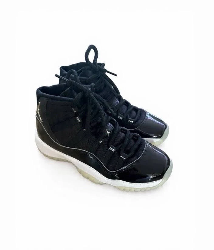 JORDAN 11 RETRO JUBILEE 25TH ANNIVERSARY SIZE 5Y (WOMEN 7