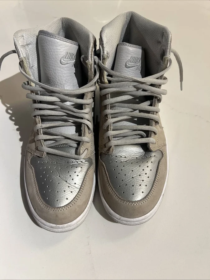 Nike Air Jordan 1 Retro High Silver 25th