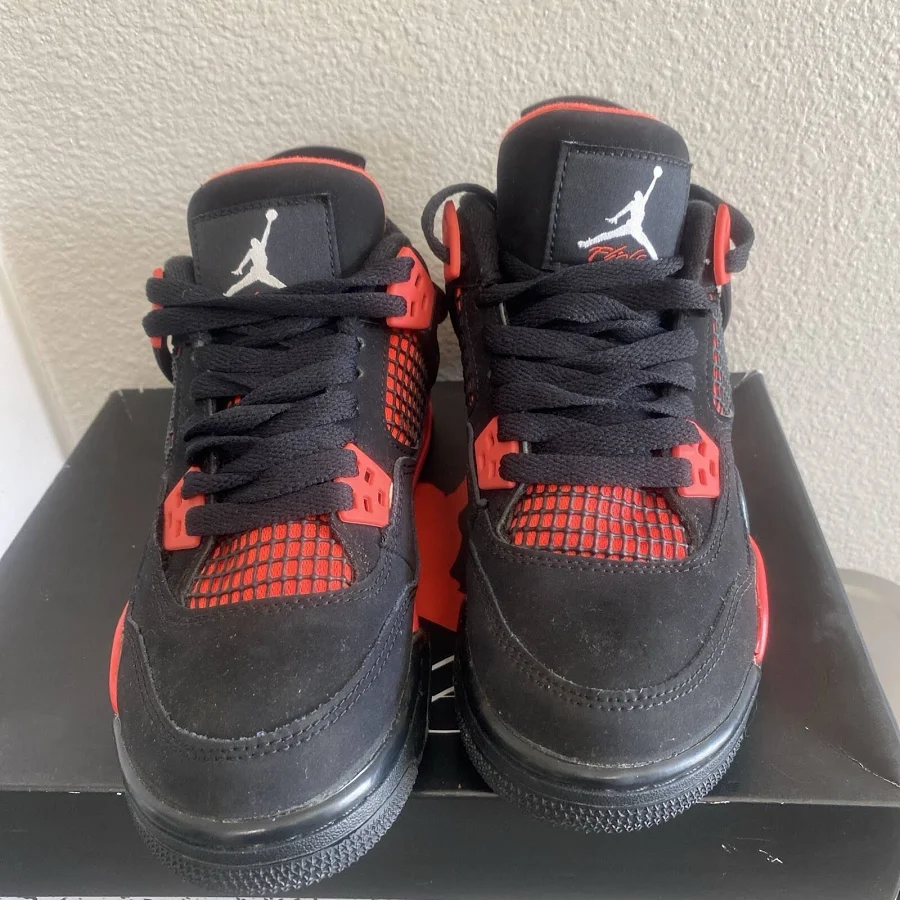 Jordan 4 Retro Mid Red Thunder