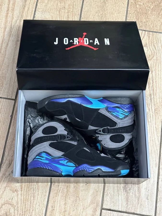 Jordan 8 Aqua 2025 Sneakers Size 9
