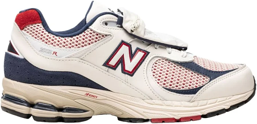 New Balance 2002r Men Sneakers - White
