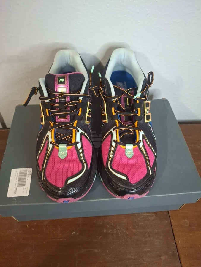 Balance 1906r Men's Size 11.5 Neon Ightssneakers