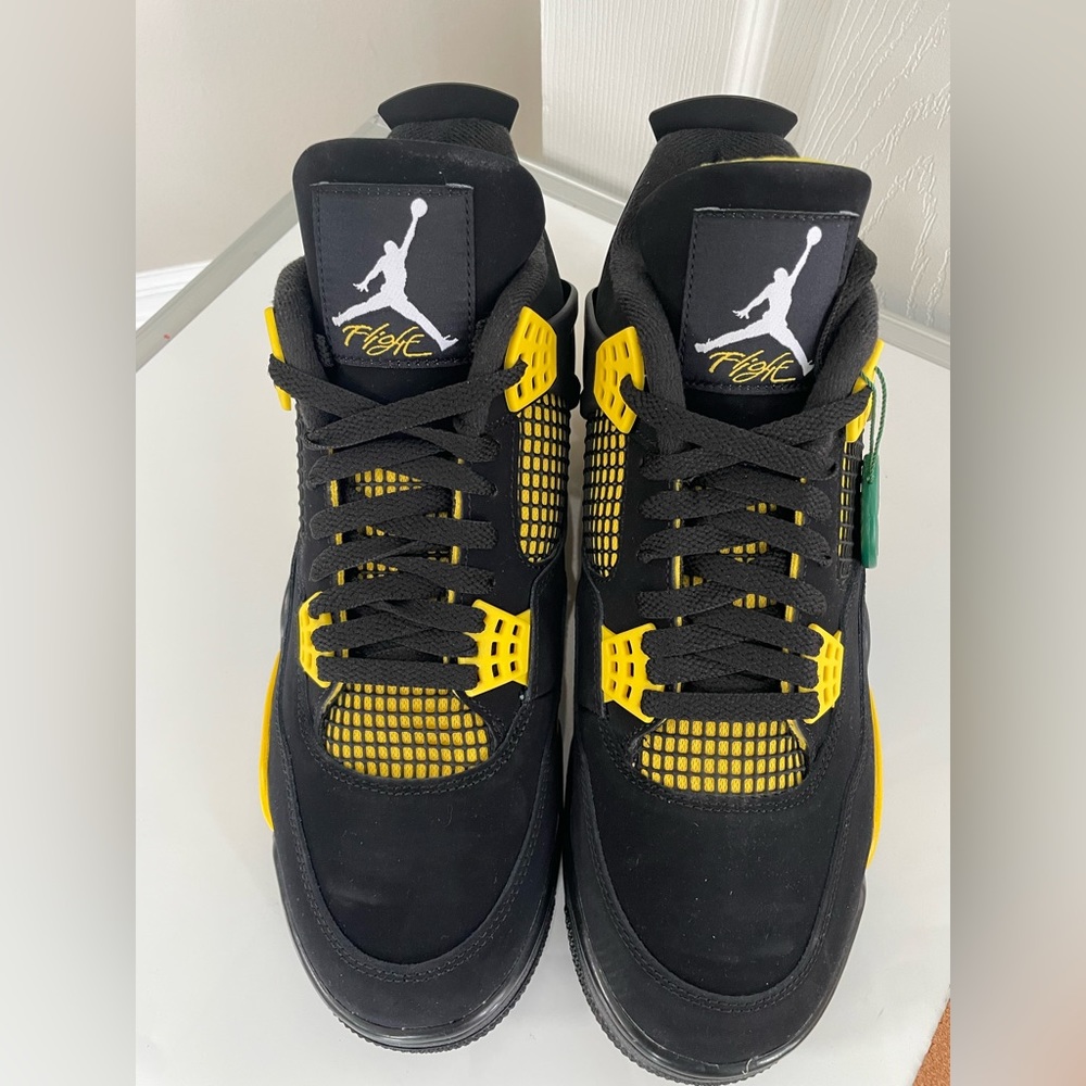 Jordan 4 Retro Low Thunder (black/yellow) 2023