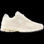 New Balance Womens 2002R - Shoes Angora/Calm Taupe/Silver Metallic Size 06.5