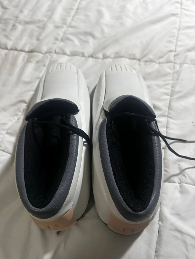 Adidas Kobe 2’s White Basketball Shoes Size 15 2000 Model