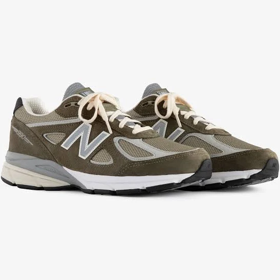 New Balance 990v4