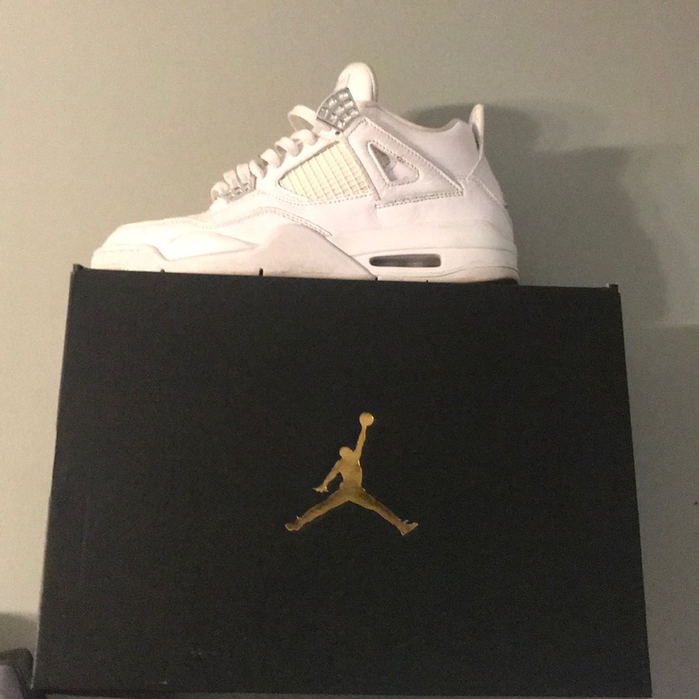 Jordan retro 4 “pure money”