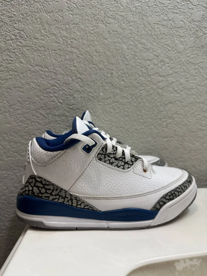 Size 3 - Jordan 3 Retro Mid Racer Blue