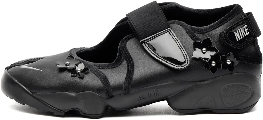 Nike Women's W Air Rift Leather Sneaker in Black/Metallic Silver/Wolf Grey, Size UK 4.5 | END Clothing