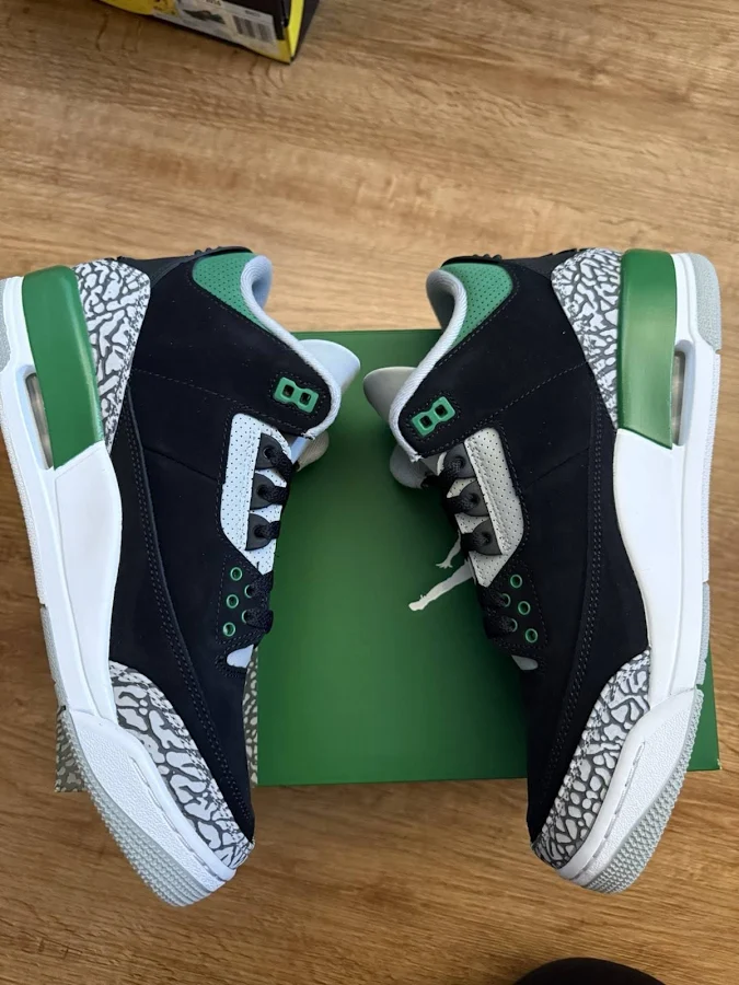 Jordan 3 Retro Pine Green Deadstock Brand Size 9 In Men’s.