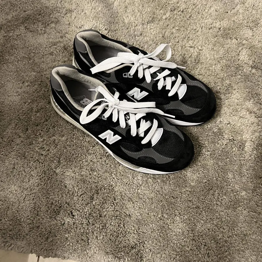 New Balance Men's Black/White 995 Sneakers - US 6.5