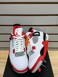 Jordan 4 Retro Fire Red (2020) Sz 11 - 11M/12.5W - Brand New / Alderwood Mall