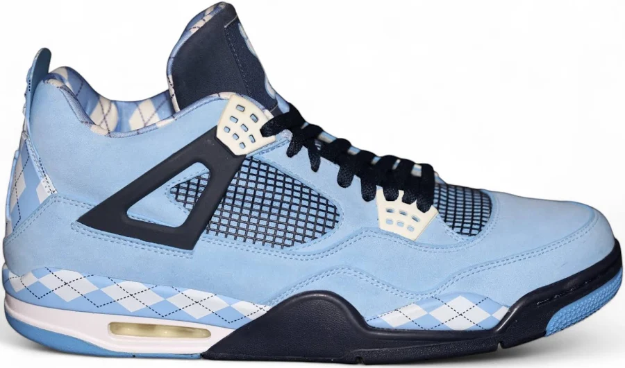 Jordan 4 Retro ‘University of North Carolina’ PE 2012