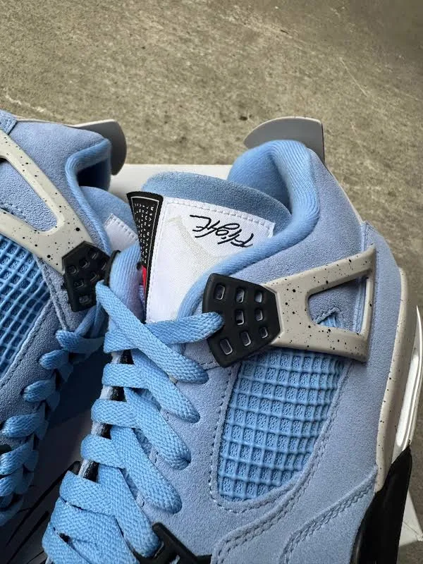 ** Factory Error ** Jordan 4 Retro University Blue Size 10 Brand New Ds Rare 1 of 1 DEFECT1