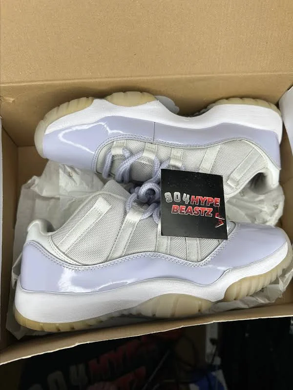 2022 Jordan 11 Low Pure Violet1