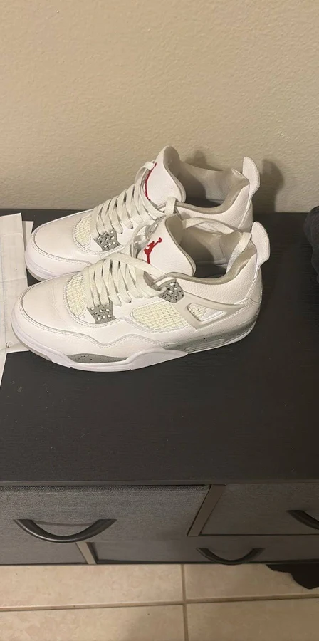 Air Jordan 4s Oreos