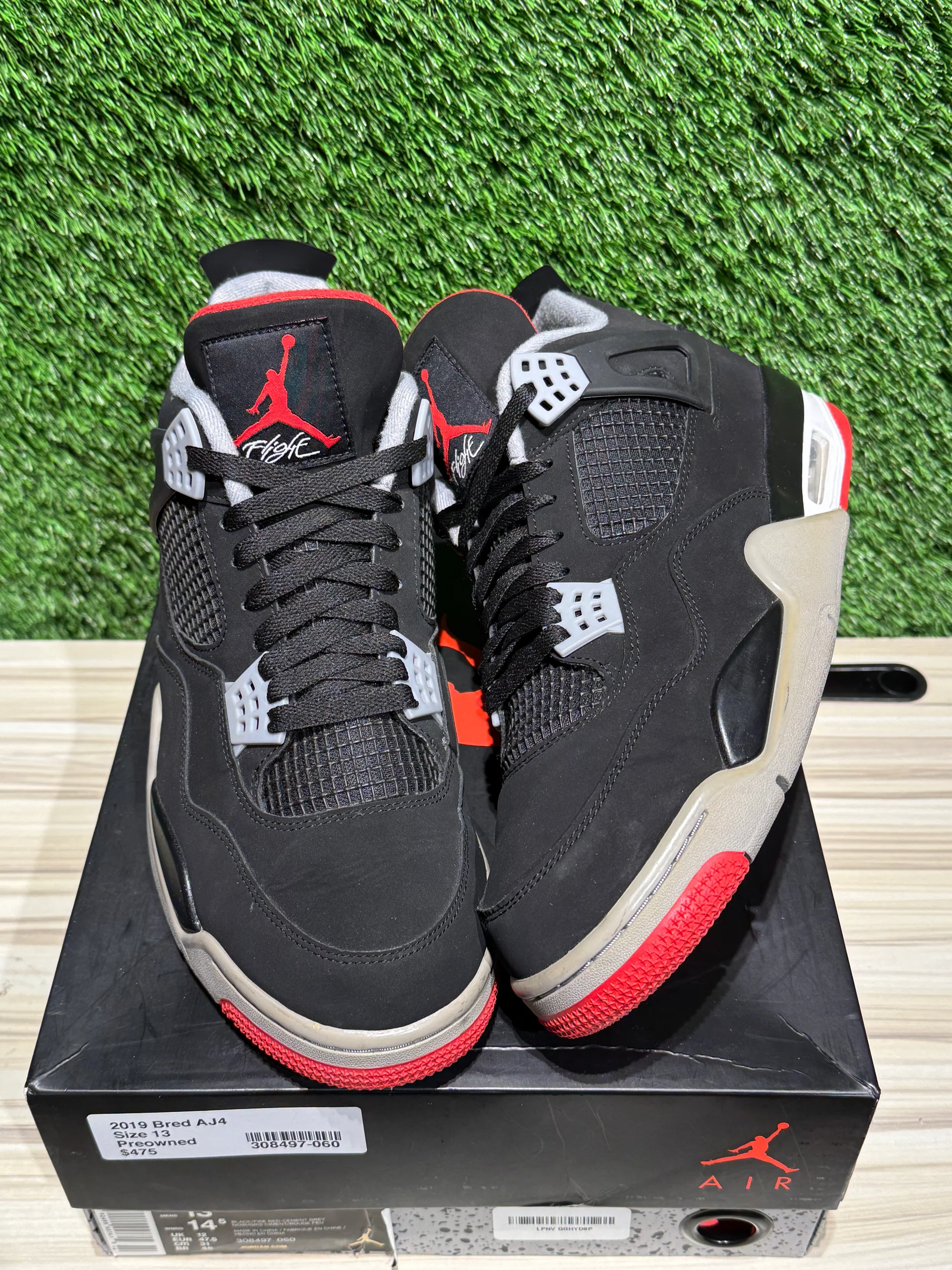 Jordan 4 Retro Bred (2019) Sz 13 - 13M/14.5W - Pre-Owned / Alderwood Mall