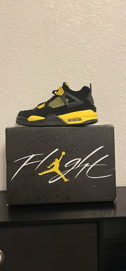 Jordan Air Jordan 4 Retro Ls Thunder Black Yellow Athletic Sneaker Mid