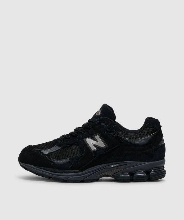 New Balance Men's 2002R Gore-Tex Protection Pack Sneaker Magnet - Black - Low-top sneakers - 4
