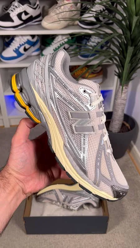 1906r Neon Nights New Balance Multicolore New Balance 1906 1906R "Neon Nights" Black Purple M1906RCP Men