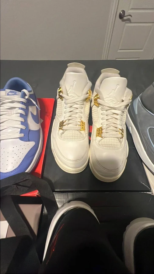 Jordan 4 Gold Metallic S9M1
