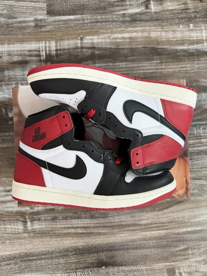 Air Jordan 1 Retro High Og Black Toe Reimagined Dz5485-106
